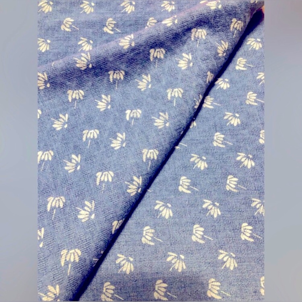 4 Scarves - Picture 9 of 9